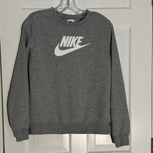 Nike Sportswear Club Fleece Crew size S in Dark Grey Heather & White Excellent